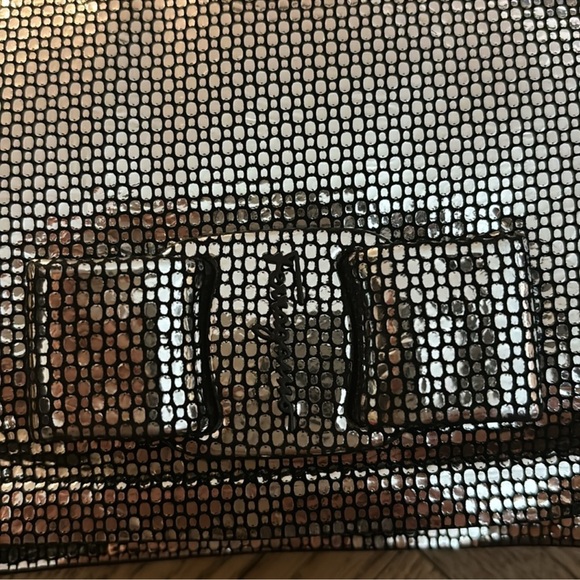 💕HP💕Salvatore Ferragamo Viva Bow Mini lamé leather clutch - Picture 3 of 5